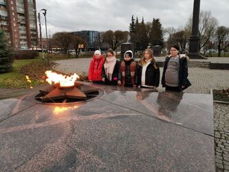 23 ноября воспитанники клуба "Патриот" возложили цветы к монументу "Вечный огонь"
